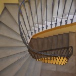 Escalier béton gris