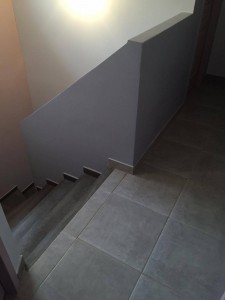 Escalier béton teinté