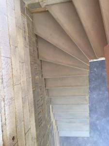 Escalier béton brut