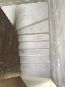 Escalier béton brut