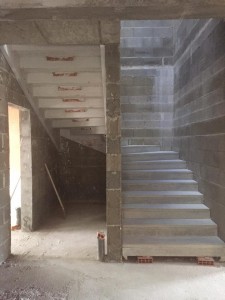 Escalier béton brut