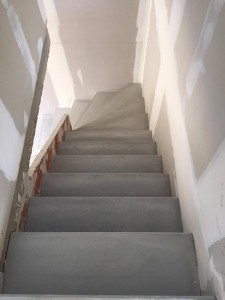 Escalier béton brut