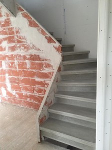 Escalier béton gris
