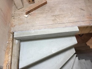 Escalier béton brut