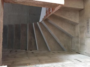 Escalier béton brut
