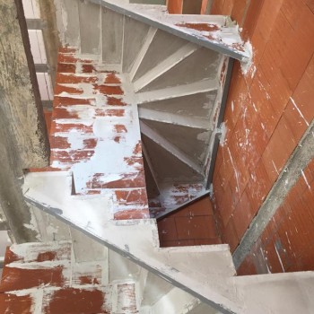 Escalier béton brut