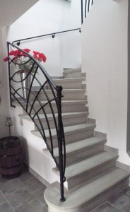 Escalier béton gris