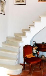 Escalier béton teinté