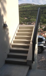 Escalier extérieur béton